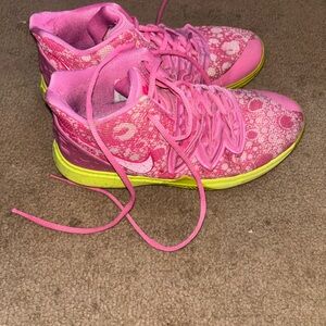 Nike Kyrie 5 SpongeBob Patrick